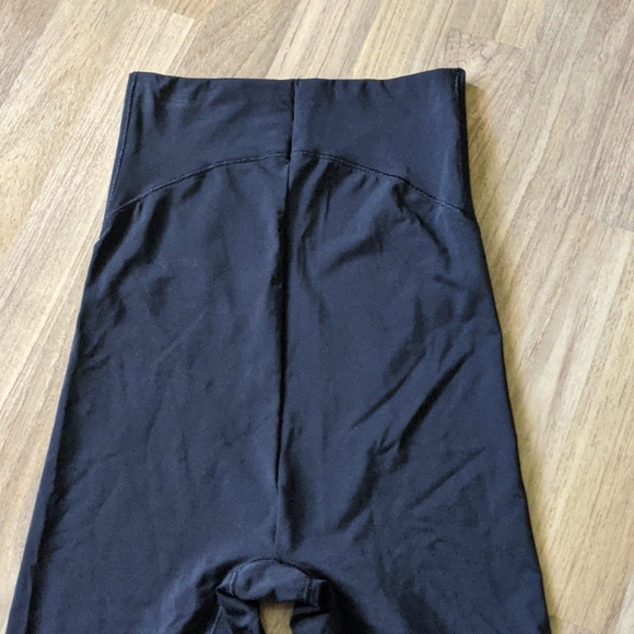 NWOT Black Body Shaper like Spanx Size Large - Picture 2 of 5